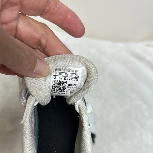 adidas Kids Sneakers - White and Black - Picture 5 of 13